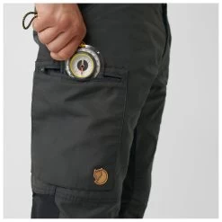 FJÄLLRÄVEN Fjällräven - Kaipak Trousers - Walking Trousers 13 FJÄLLRÄVEN Fjällräven - Kaipak Trousers - Walking Trousers -Outdoor sportswear fjaellraeven kaipak trousers walking trousers detail 6