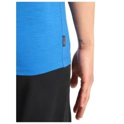 Icebreaker - Tech Lite II S/S Tee Skiing Yeti - Merino Shirt 13 Icebreaker - Tech Lite II S/S Tee Skiing Yeti - Merino Shirt -Outdoor sportswear icebreaker tech lite ii s s tee skiing yeti merino shirt detail 6