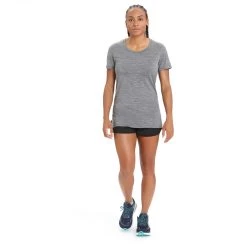 Icebreaker - Women's Merino S/S Low Crewe - Merino Shirt 9 Icebreaker - Women's Merino S/S Low Crewe - Merino Shirt -Outdoor sportswear icebreaker womens merino s s low crewe merino shirt detail 3