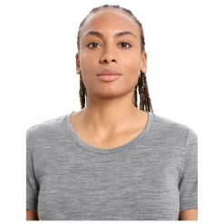 Icebreaker - Women's Merino S/S Low Crewe - Merino Shirt 10 Icebreaker - Women's Merino S/S Low Crewe - Merino Shirt -Outdoor sportswear icebreaker womens merino s s low crewe merino shirt detail 4