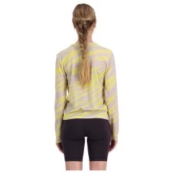 Mons Royale - Women's Icon Relaxed L/S - Merino Shirt -Outdoor sportswear mons royale womens icon relaxed l s merino shirt detail 3