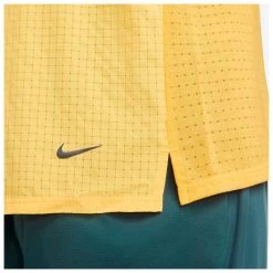 Nike - Dri-FIT Trail Solar Chase - Running Shirt 10 Nike - Dri-FIT Trail Solar Chase - Running Shirt -Outdoor sportswear nike dri fit trail solar chase running shirt detail 4