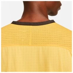 Nike - Dri-FIT Trail Solar Chase - Running Shirt 11 Nike - Dri-FIT Trail Solar Chase - Running Shirt -Outdoor sportswear nike dri fit trail solar chase running shirt detail 5