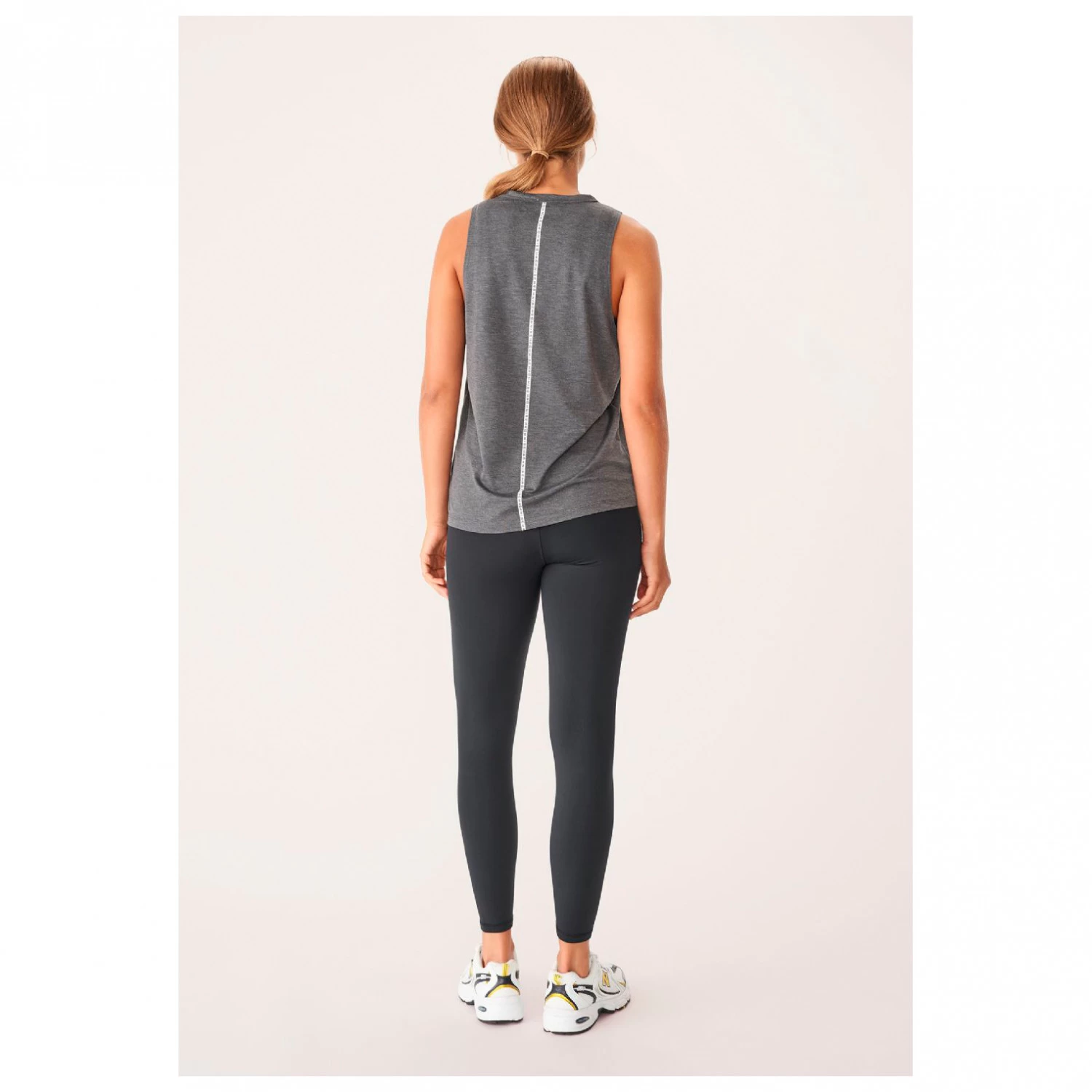 Röhnisch - Women's Chi Loose Singlet - Top 7 Röhnisch - Women's Chi Loose Singlet - Top - Image 5