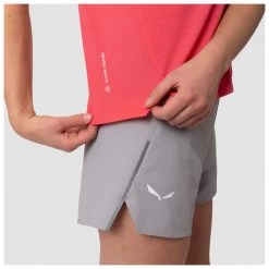 Salewa - Women's Pedroc Alpine Merino Tanktop - Merino Shirt 13 Salewa - Women's Pedroc Alpine Merino Tanktop - Merino Shirt -Outdoor sportswear salewa womens pedroc alpine merino tanktop merino shirt detail 6