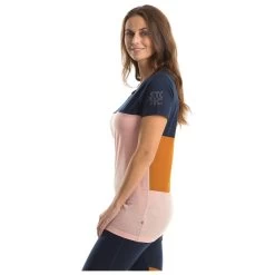 Stoic - Women's MerinoMesh150 BensjonSt. II T-Shirt - Merino Shirt -Outdoor sportswear stoic womens merinomesh150 bensjonst ii t shirt merino shirt detail 11