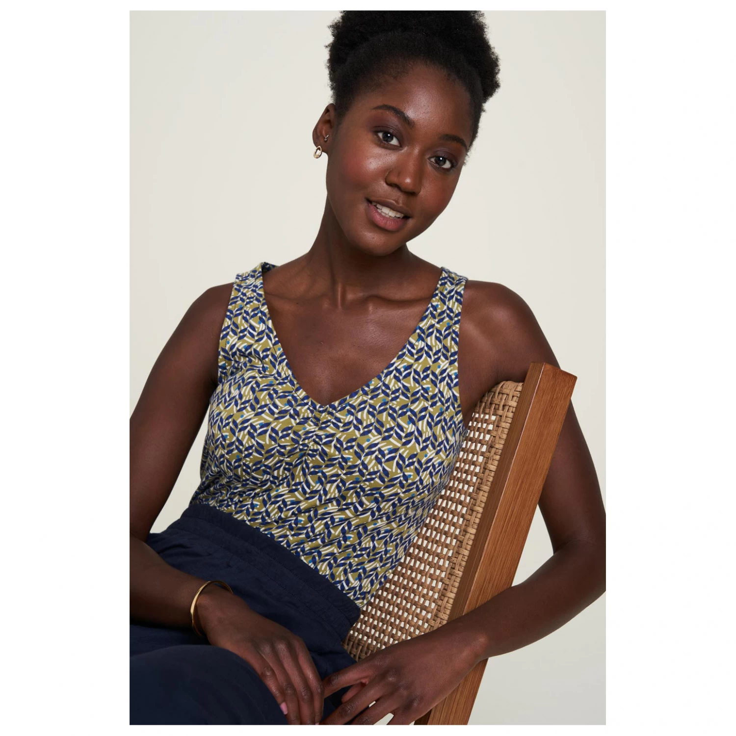 Tranquillo - Women's V-Neck Jersey-Top 7 Tranquillo - Women's V-Neck Jersey-Top - Image 5